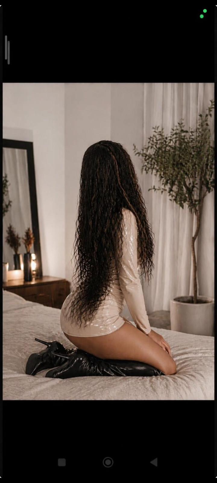 אישה חטובה פתח תקווה