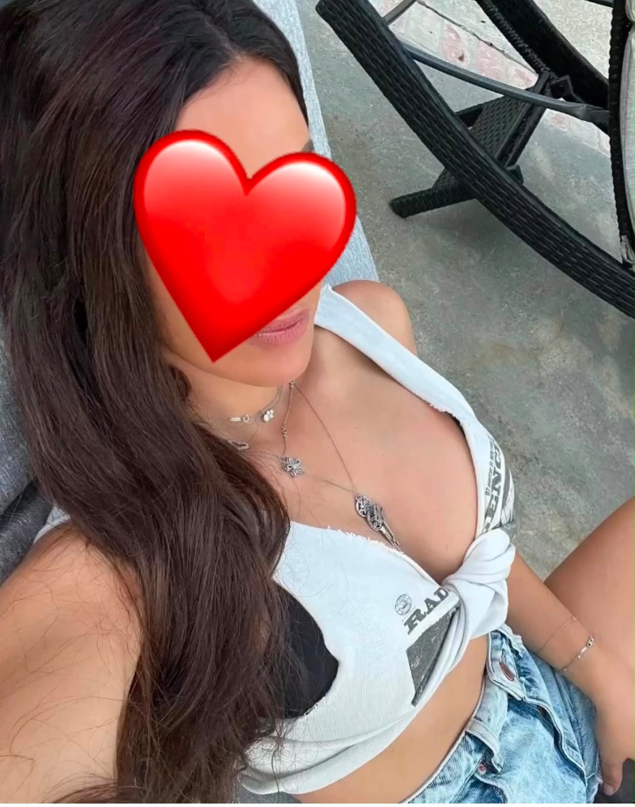 בחורה פרטית – בהוד השרון