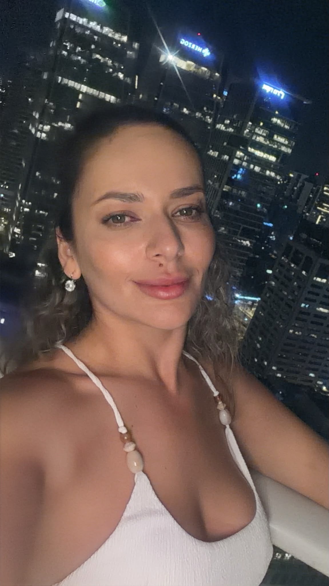 בחיפה – בחורה מחול סקסית