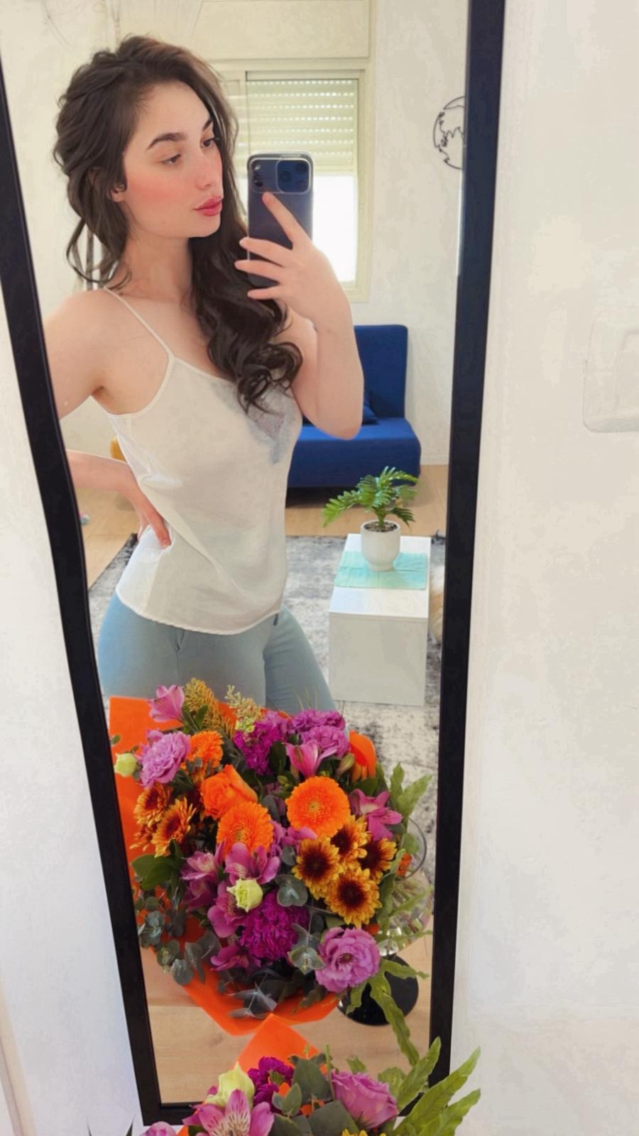 פרולה – תיירת ברזילאית 20 – נתניה